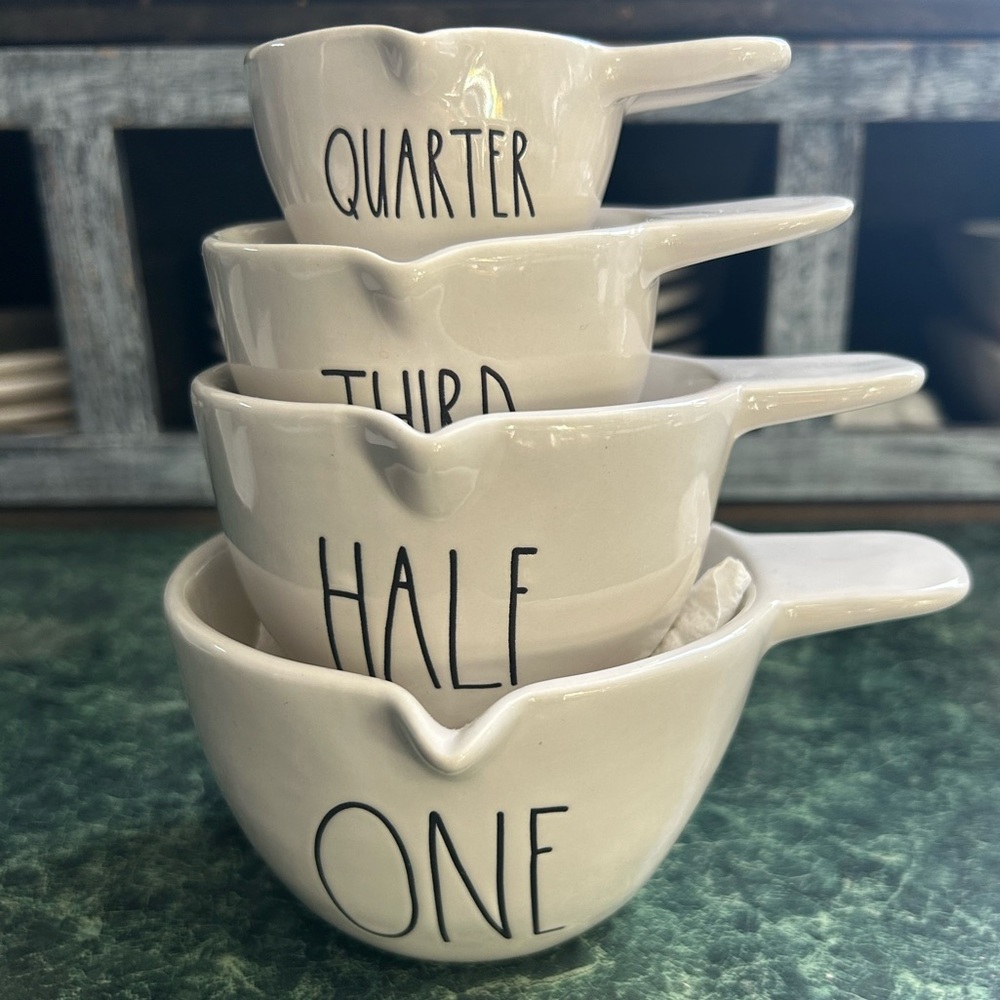 Rae Dunn Measuring Cups With Handle